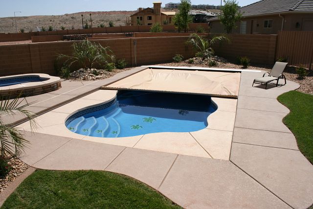 Automatic Safety Cover on Fiberglass pool